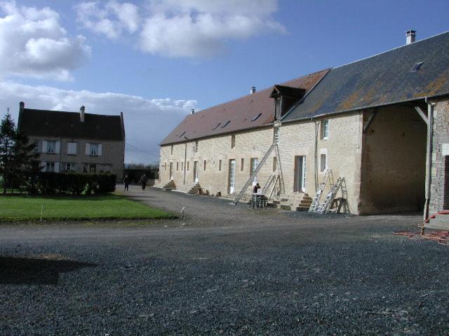 Ferme De La Riviere Panzió Petiville  Kültér fotó